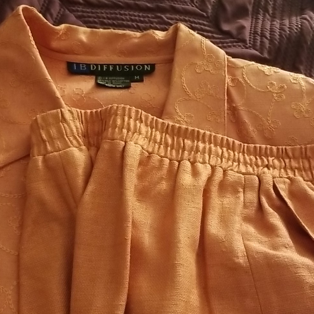 Clothes - Picture 3 of 5